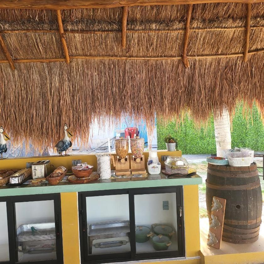 Pelican Inn At Las Dunas Челем Экстерьер фото