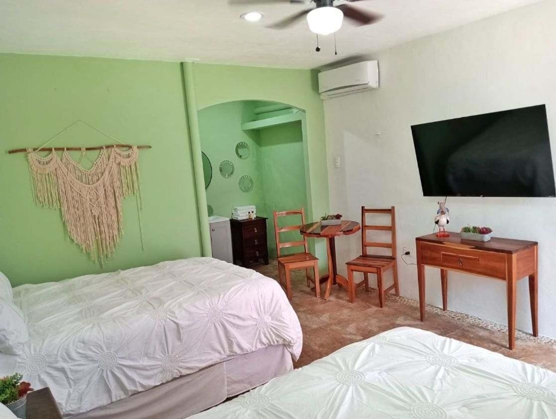 Pelican Inn At Las Dunas Челем Экстерьер фото