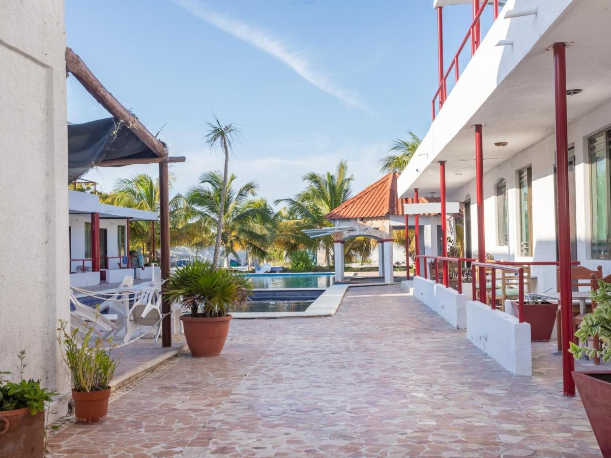 Pelican Inn At Las Dunas Челем Экстерьер фото